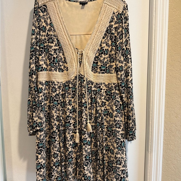 torrid Dresses & Skirts - Torrid Lace Up Dress